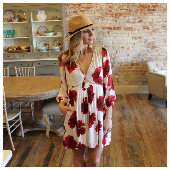 Infinity Raine Dresses & Skirts - ✨LAST✨Ivory and Red Floral Dress